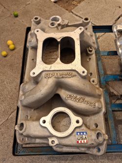 EDELBROCK AIR GAP ALUMINUM INTAKE FOR SB CHEVY!!! 125$