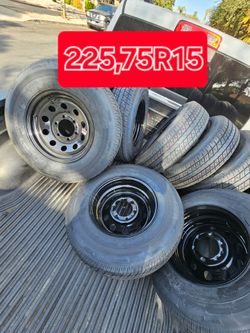 NEW TRAILER TIRE 6 LUGS,225/75R15
SALE TIRE AND WHEEL EACH FOR SALE TOGHETER,ESPECIAL FOR TRAILERS ONLY FOR ANY QUESTION TEXT ME PLEASE HABLO ESPAÑOL