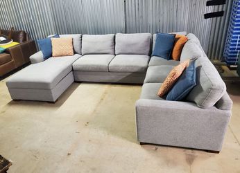 Thomasville Gray Sectional Sofa With Storage Ottoman