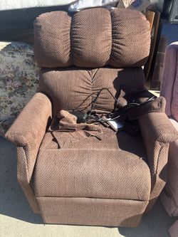 Free lift chair