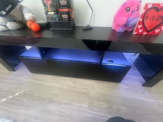Black Tv stand