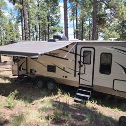 Keystone Hideout Travel Trailer 25 Ft. 