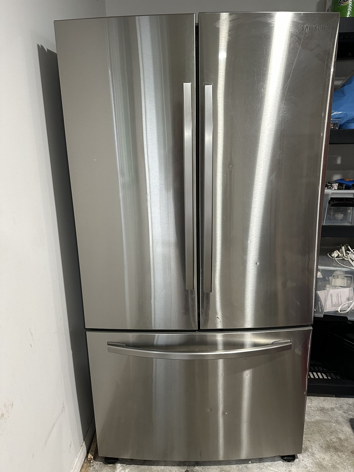 Samsung 28 cu. ft. French door fridge with Water Dispenser