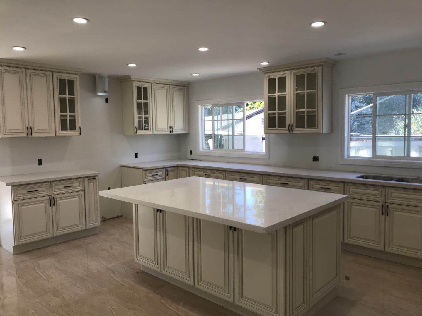 Kitchen Solid Wood Cabinetry Quartz Counter Tops Warehouse