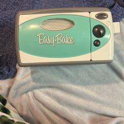 2003- Easy bake Oven - Works Perfect 