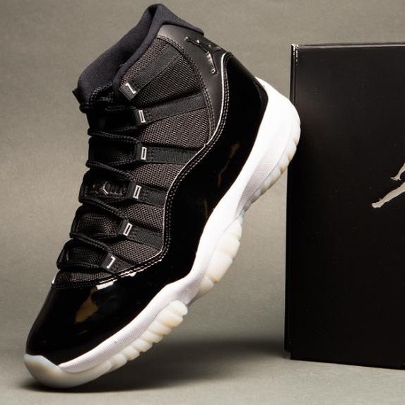 Air Jordan 11 - Jubilee