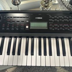 Yamaha PSR-EW320