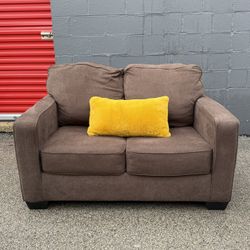 Brown Sleeper Sofa / Pull-Out Couch – Free Curbside Delivery