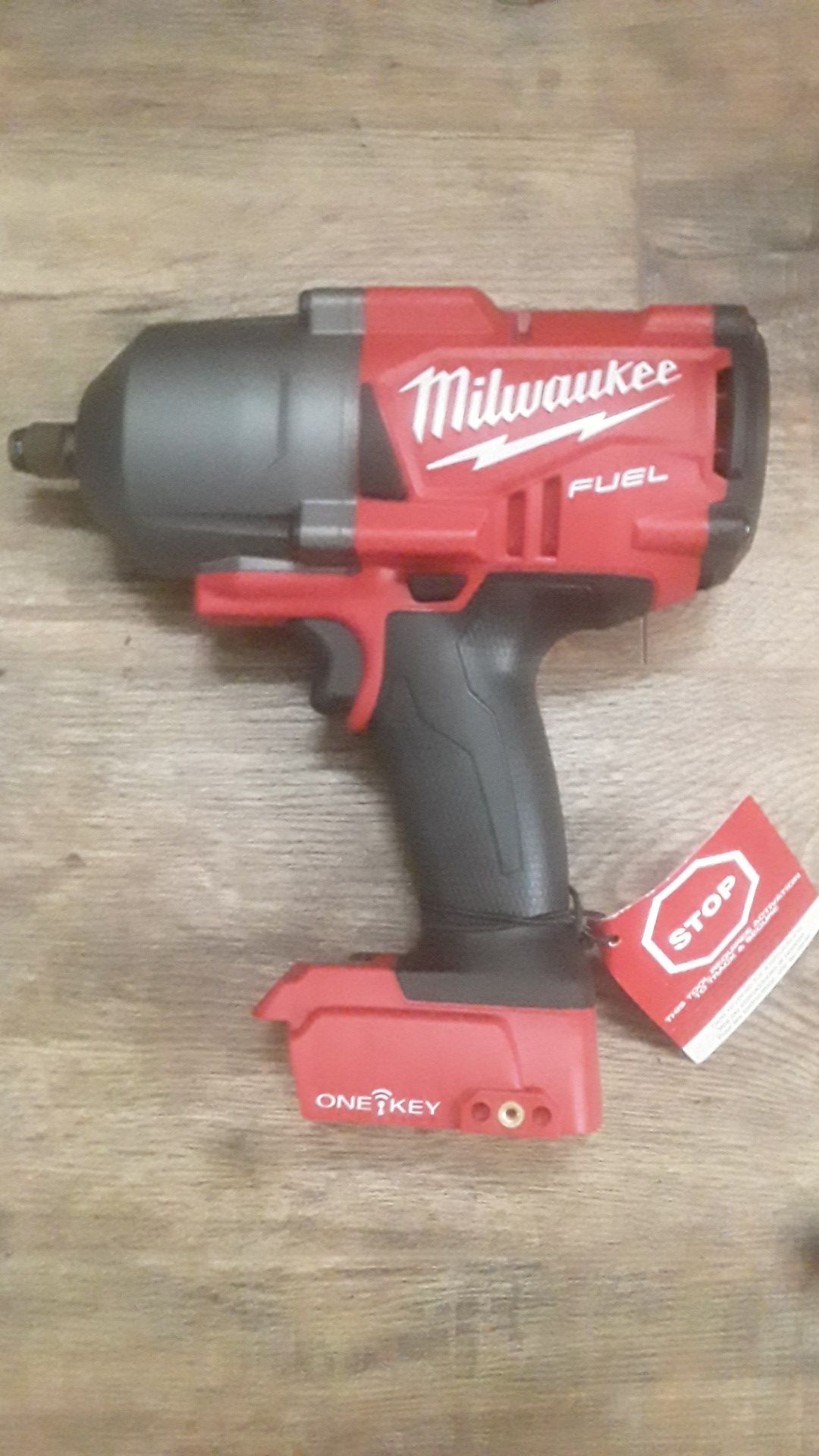 Milwaukee M18 fuel 1/2" one key impact wrench