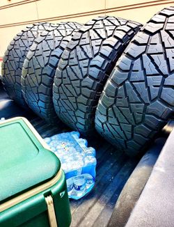 275-60-20 Nitto Ridge Grapplers tires
