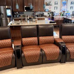 Luxury Leather Power Reclining Entertainment Couch – Excellent Condition!