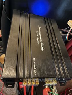 USED Mrmusicman 1300RMS watts class d bass amplifier- $100