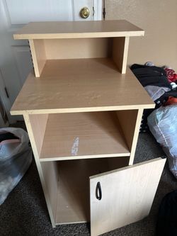 Light Wood Shelving Unit with Cabinet