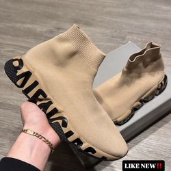 balenciagas graffiti