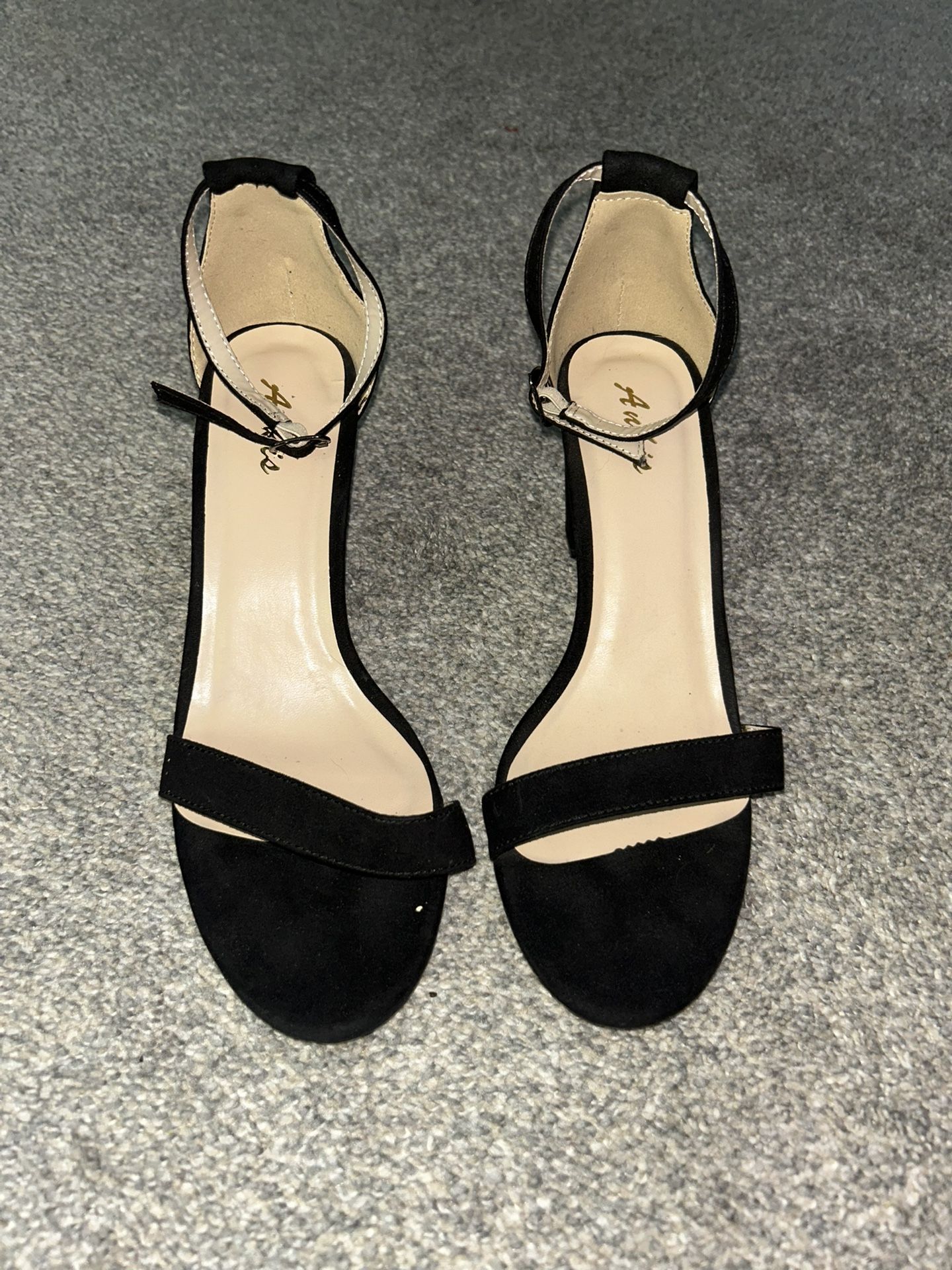 Ankis Black Open-Toe Heels