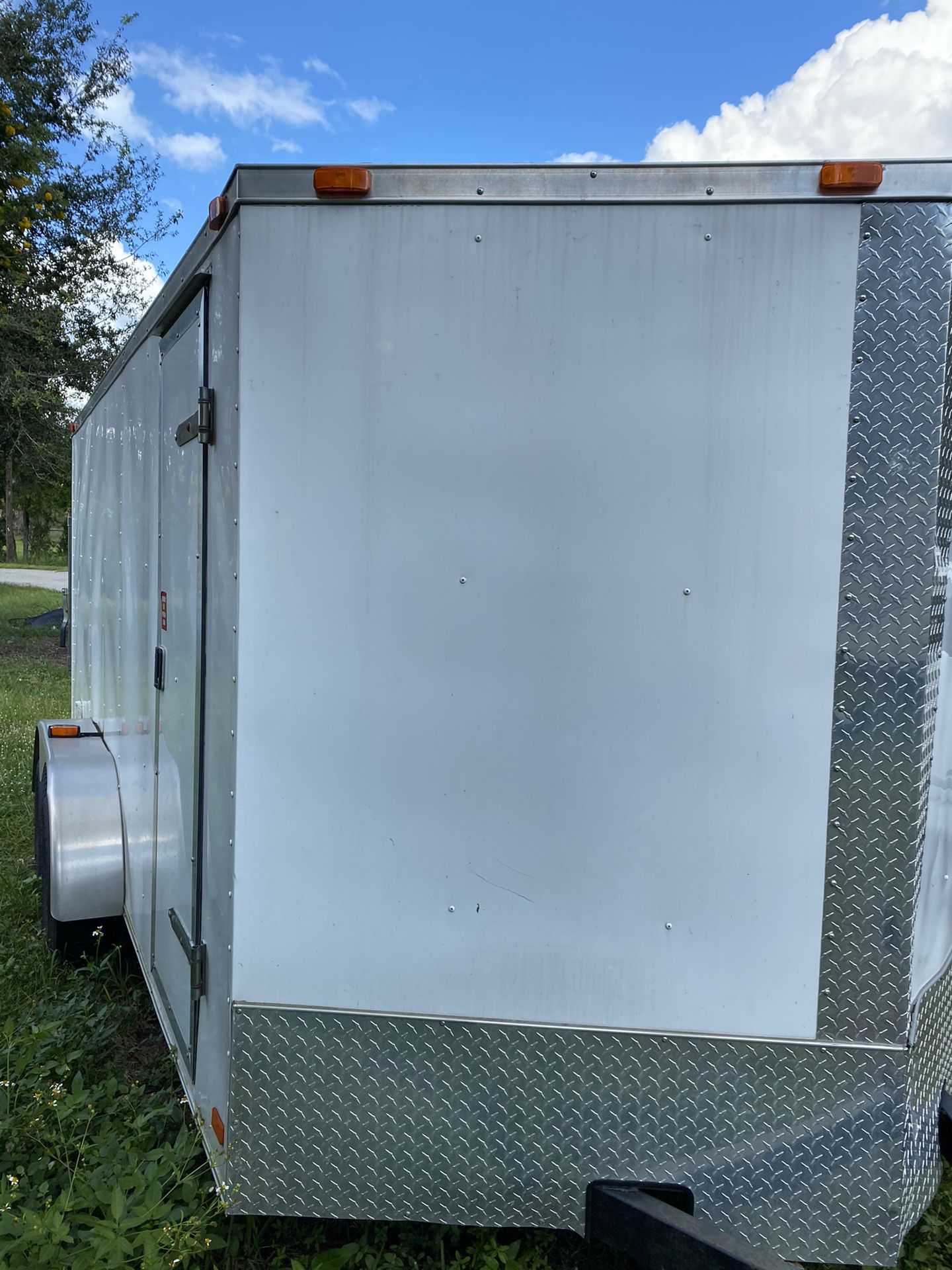 2012 7 x 14 enclosed cargo trailer