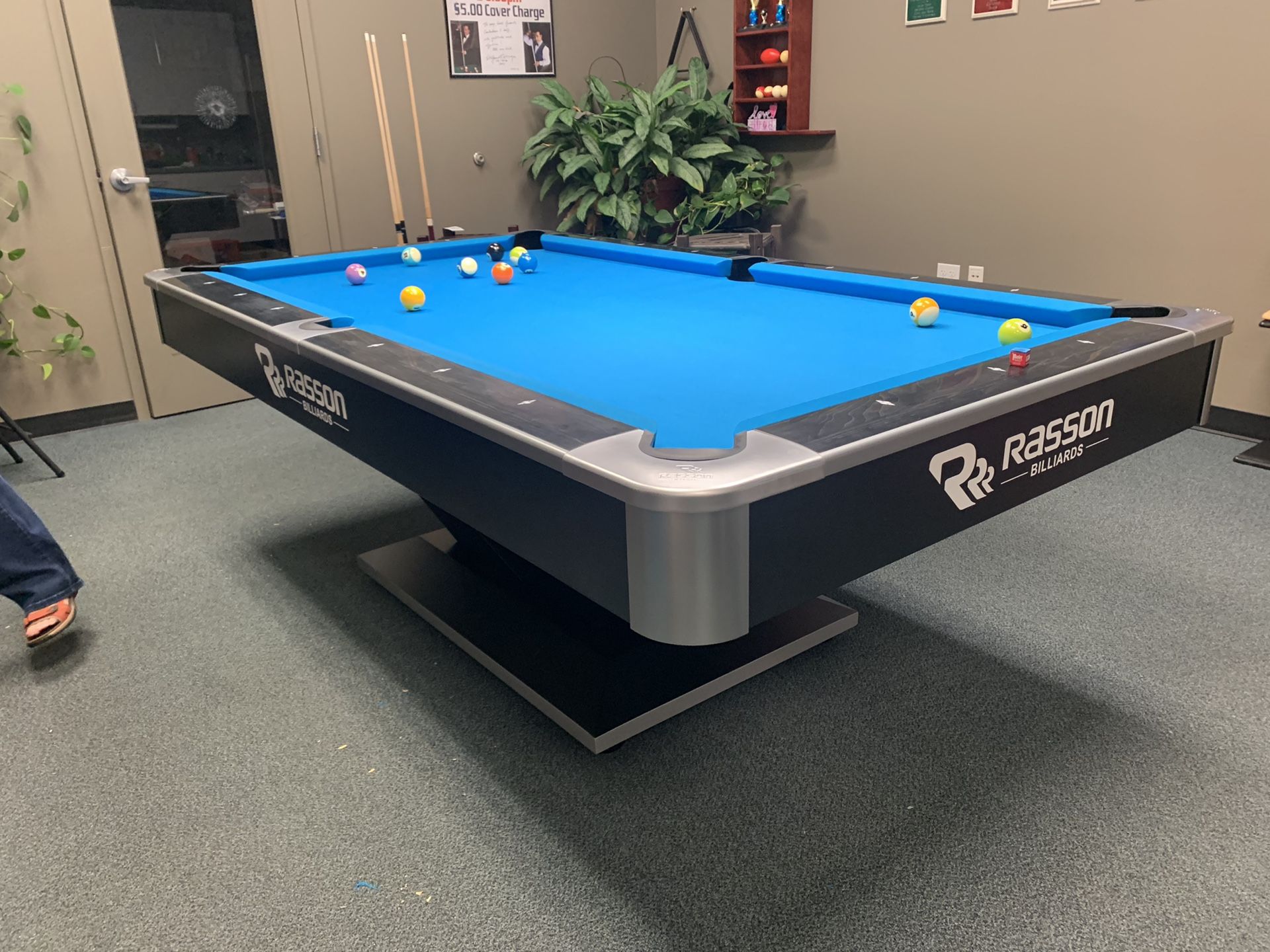 9’ commercial Rasson pool table (showroom model) for Sale in Scottsdale