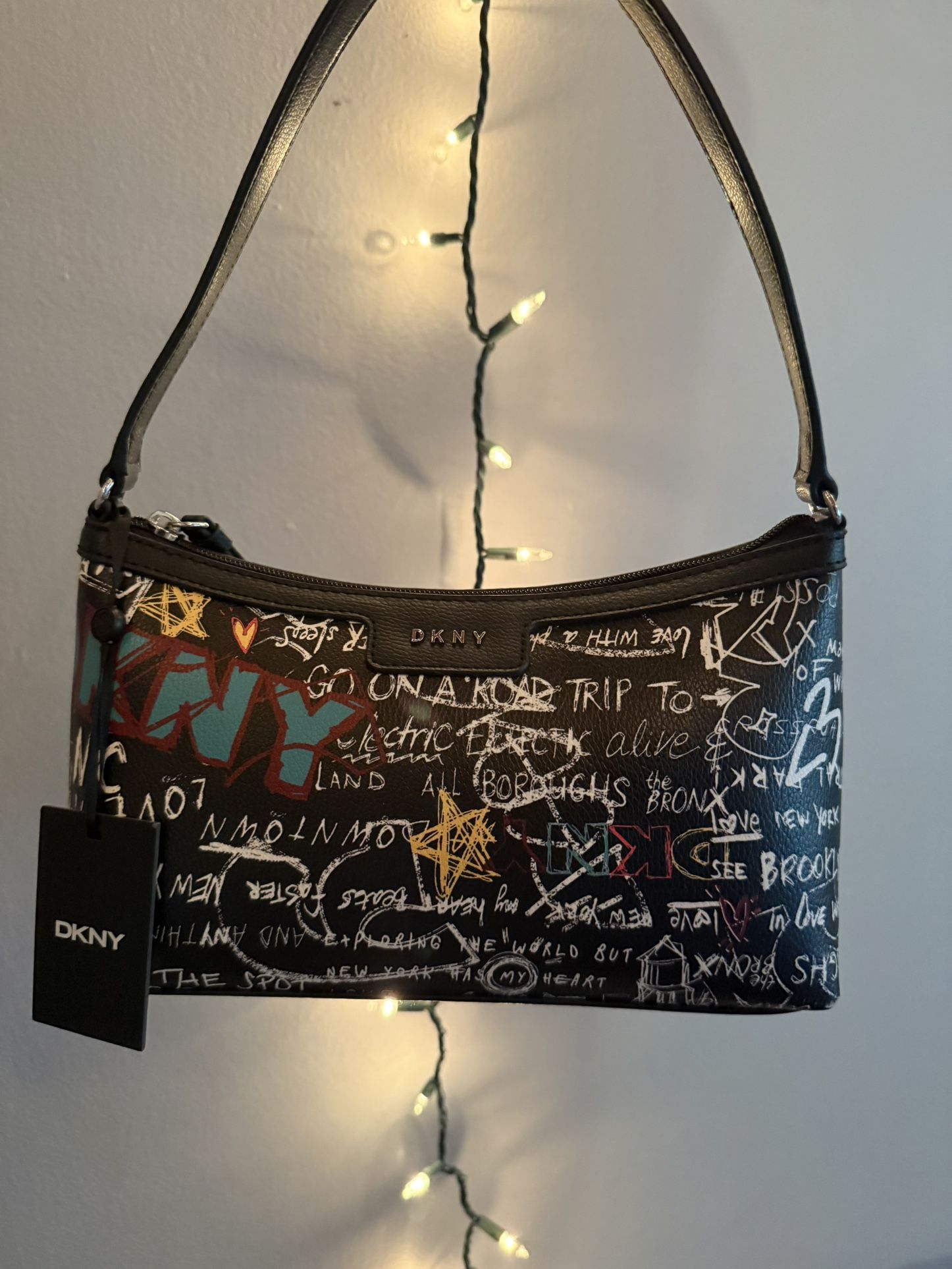 NWT DKNY Carlita EW Bag Black & Graffiti Print Faux Leather Shoulder Handbag