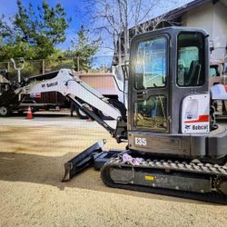 13' Bobcat E35