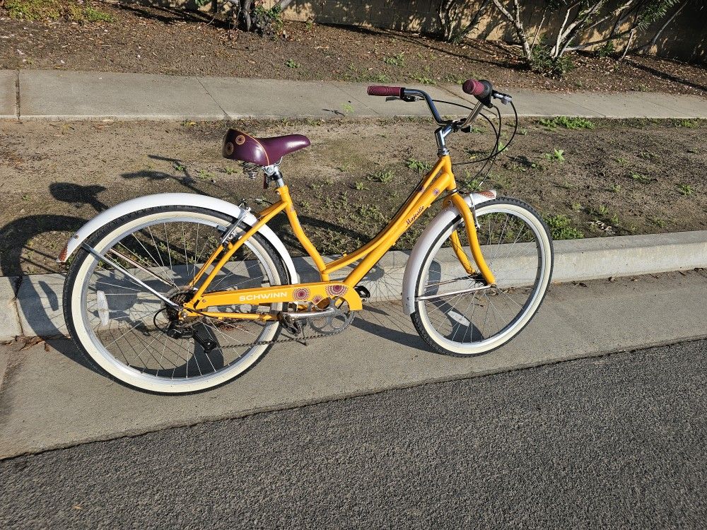 Schwinn Womans Beach Cruiser