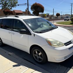 2004 Toyota Sienna