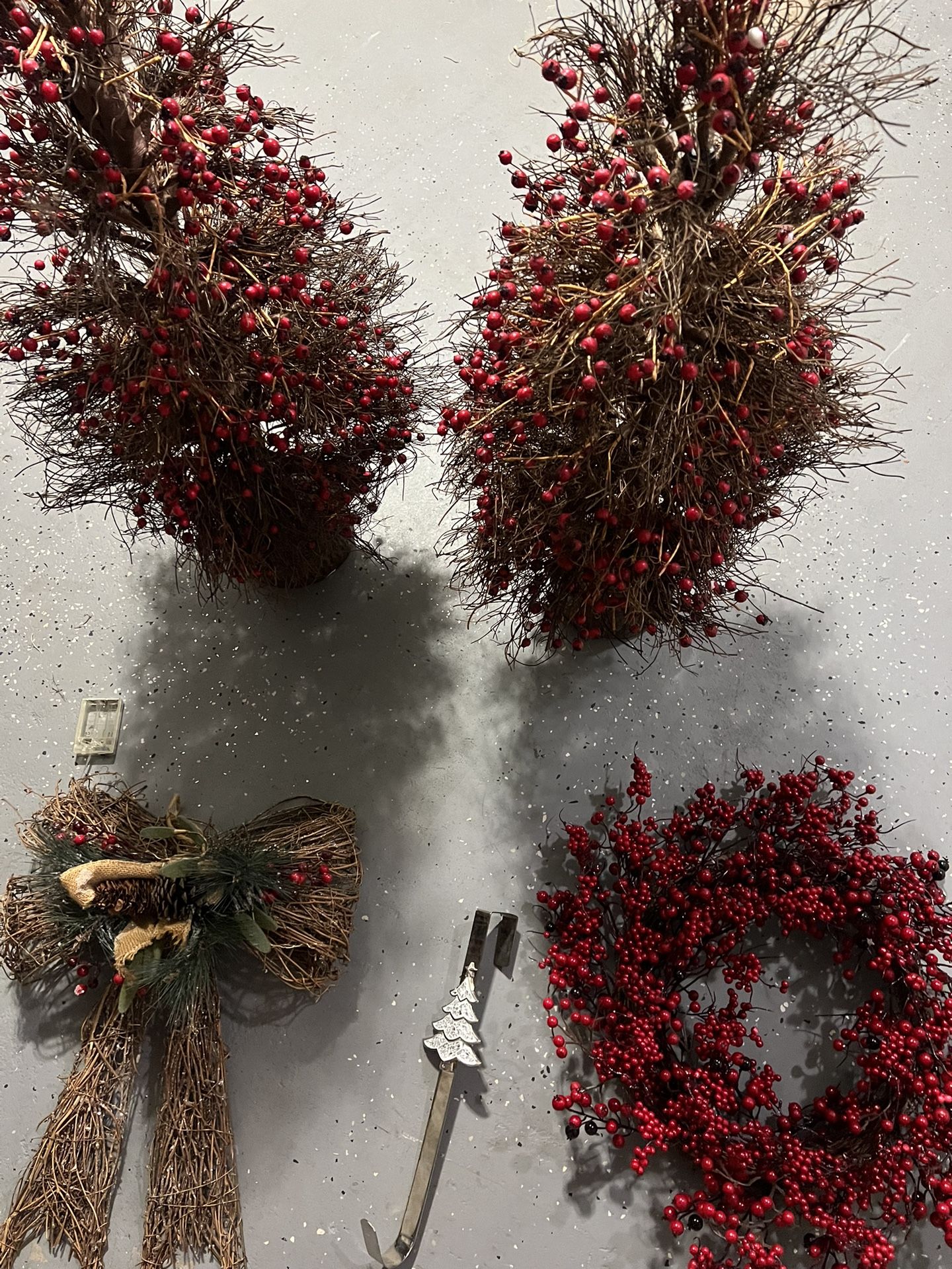 5 Set Bundle Deal Decor For Christmas Or Winter Great Condition