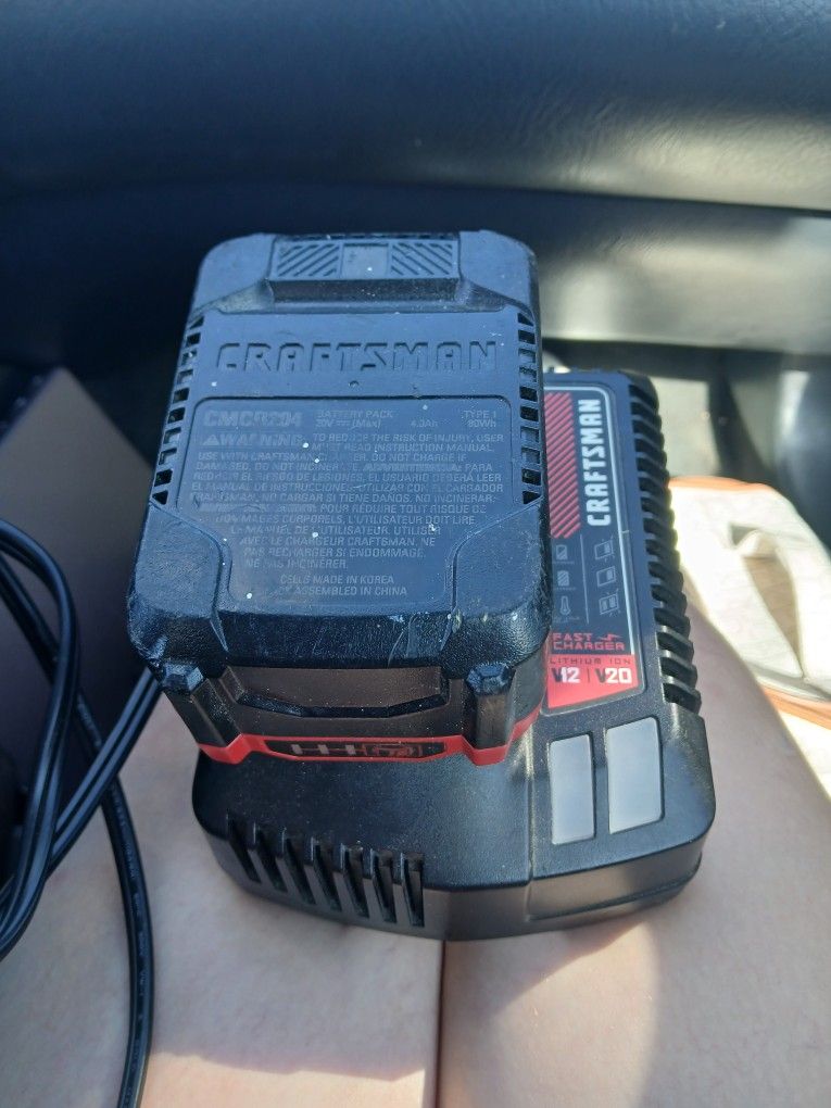 2 Craftsman 20v 4.0AH Batteries 1 Charger