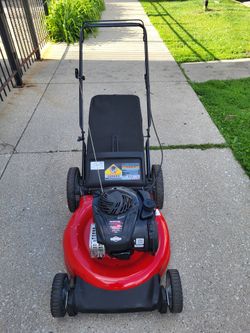 Lawnmover Yard Machine Push In Excellents Conditions