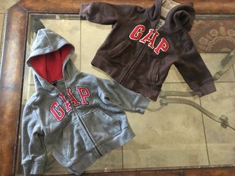 Boys baby gap sweaters size 12-18 months