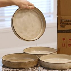 Dinnerware Set (New)