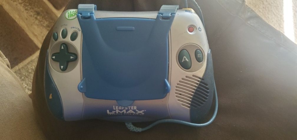 Leapfrog Leapster L-MAX Learning Game System (Finding Nemo game included)