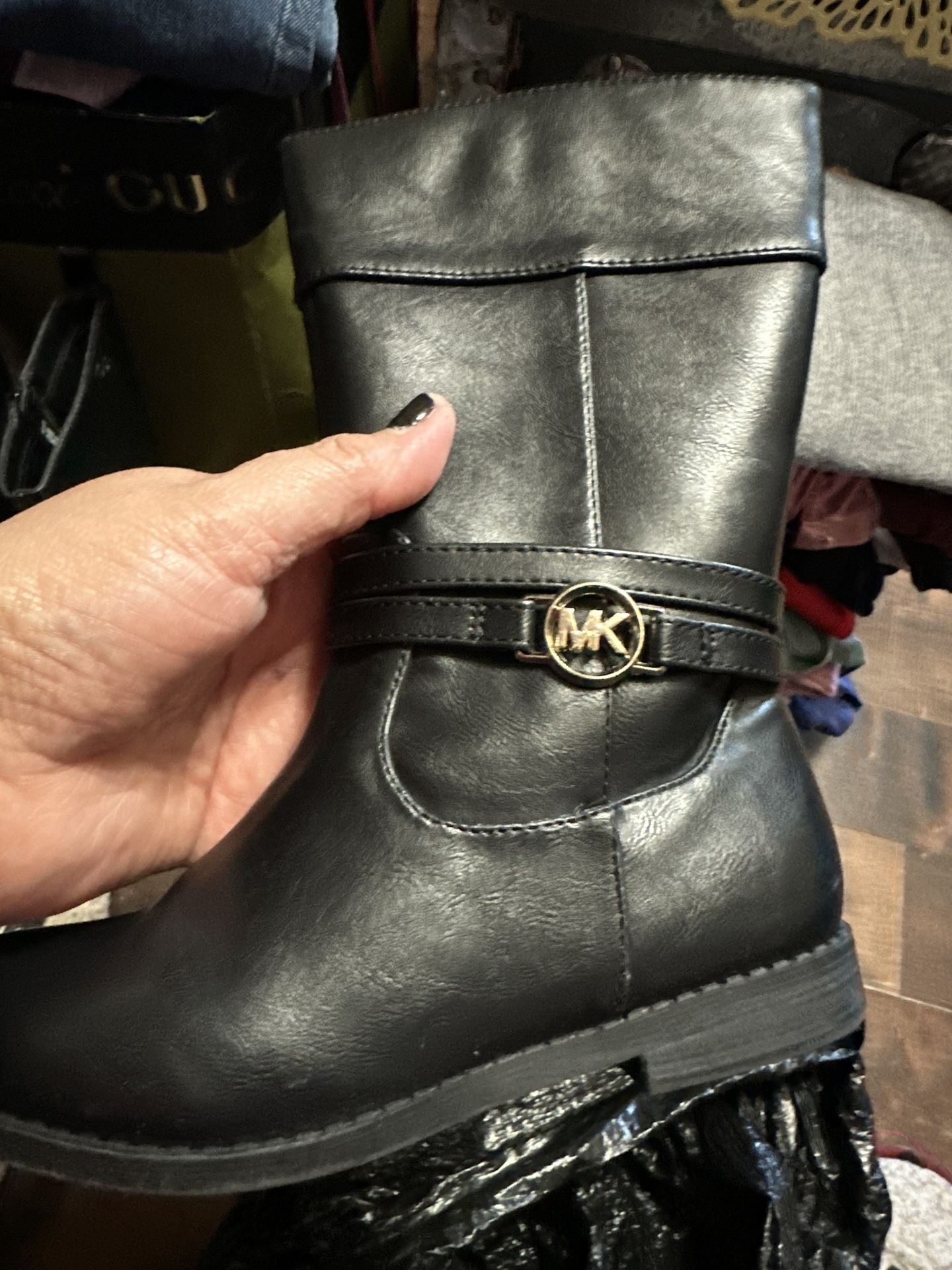 BOOTS