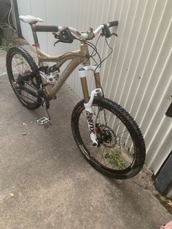 Mountain Bike - Titus El Guapo 26” size M (17”)