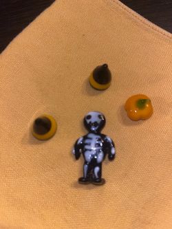 Vtg Miniature Lampwork Glass Halloween Figurines Set - Skeleton Pumpkin Candy Corn