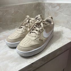 Nike Court Borough Youth Sz 4.5