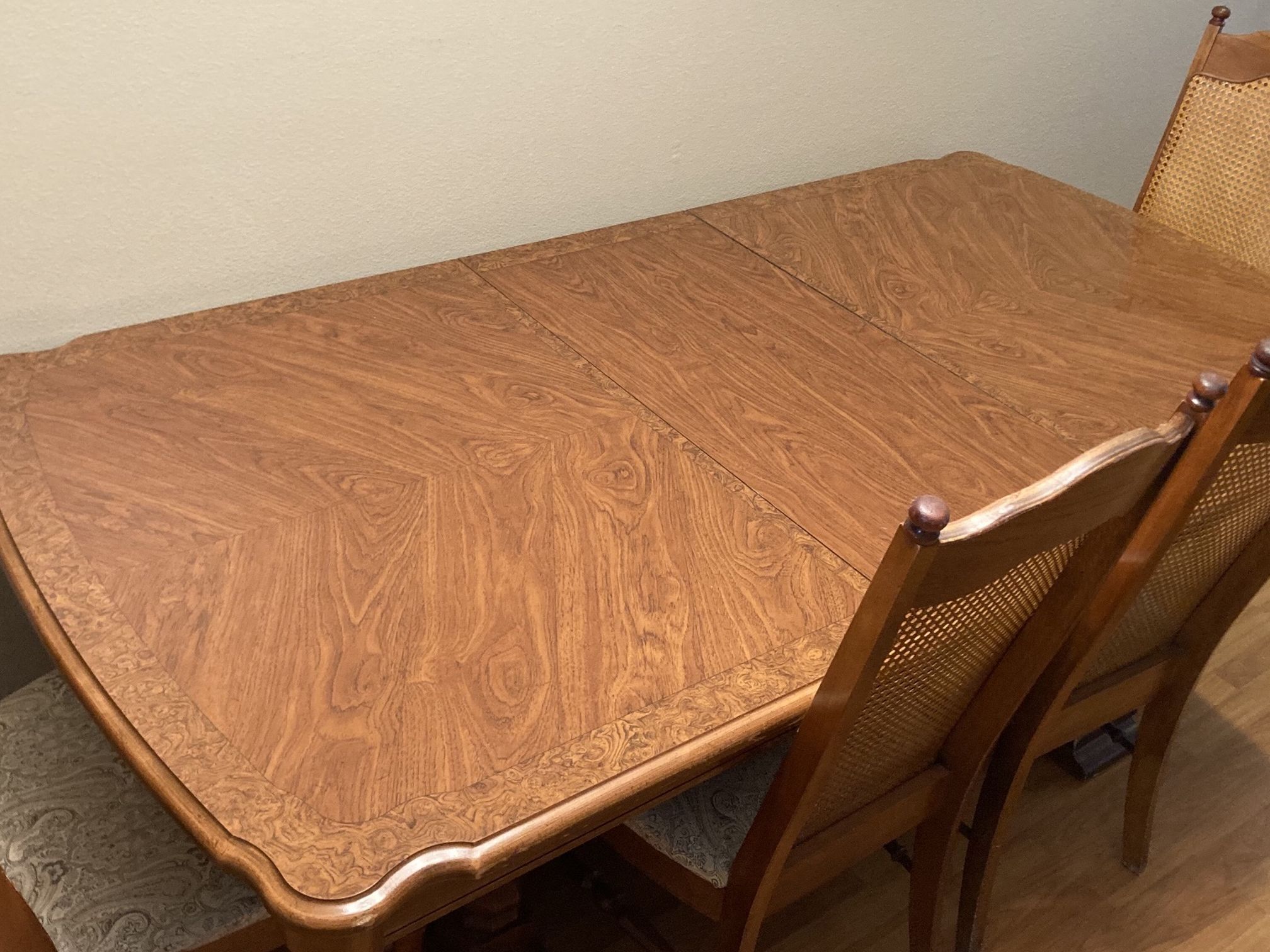 FREE Solid Wood Dining Set PICK UP TODAY)