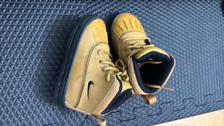 Nike ACG Boots Size 6c