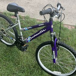 Girls / Women’s 18 Speed Mountain Bike 