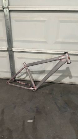 Small bolt 2 throne frame threaded