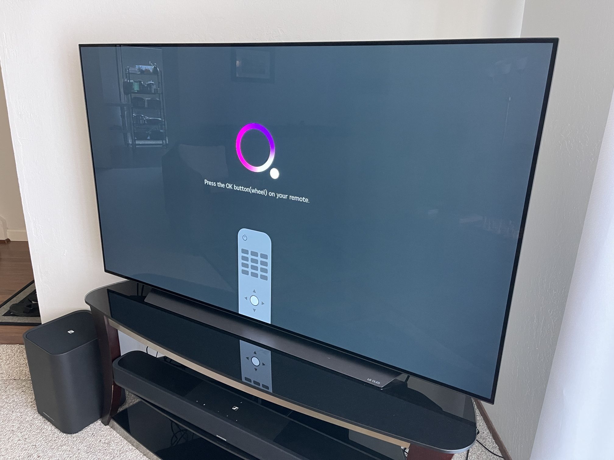 LG CX 65" OLED 4K UHD TV 120Hz Refresh Rate (OLED65CXPUA)