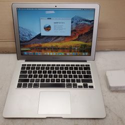 Apple MacBook Air, 2015  Intel Core i5, 4GB,  500GB SSD,  12-Inch 