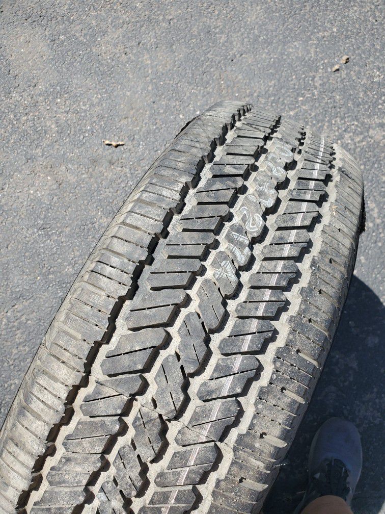 Single (1) 245 75 16 General tire 