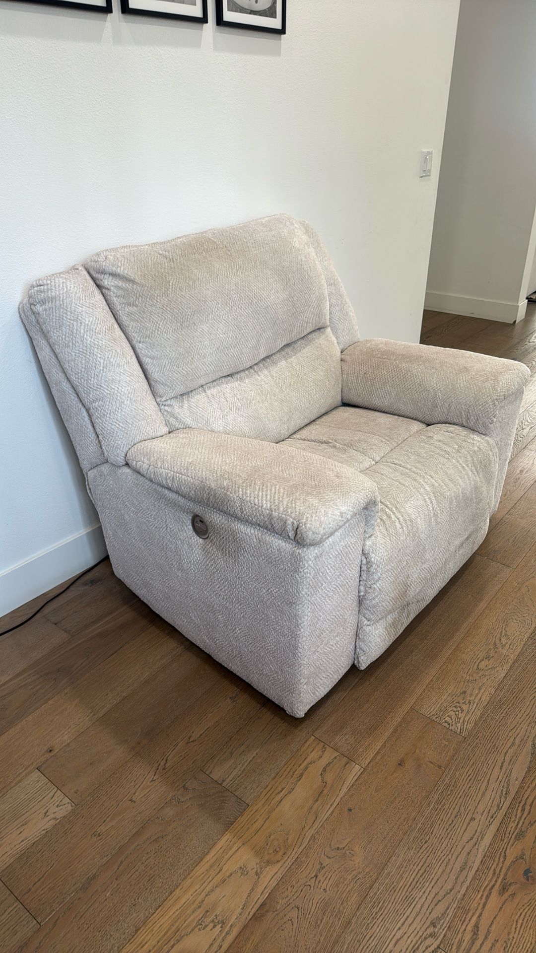 Recliner Chair (powered)