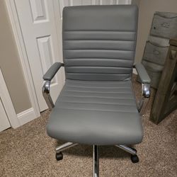 Gray Office Chair W Rollers 