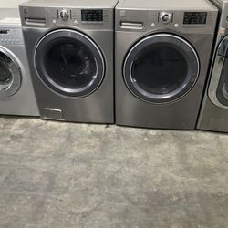 Set Washer and Dryer Gas