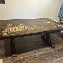 Pulaski Del Rey Casual Dining table W/ 3 Chairs