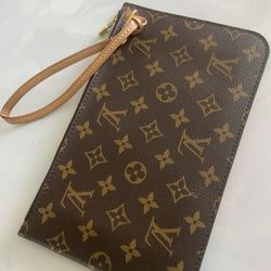 LV wristlet 