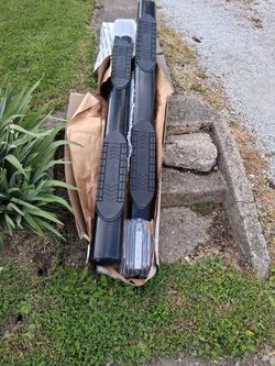 Product Model 	Price (Approx.)
Lund 5" Curved Oval Black Nerf Bars	$300 - $400
Raptor Series 5" Oval Curved Steps	$399.99
TrailFX 5" Oval Straight Ste