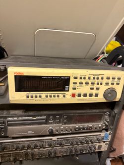 Fostex D1624- vintage 16-track hard disk recorder