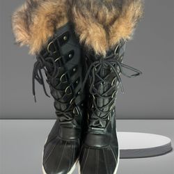 Women’s Snow Boots 8.5 Size Like New 